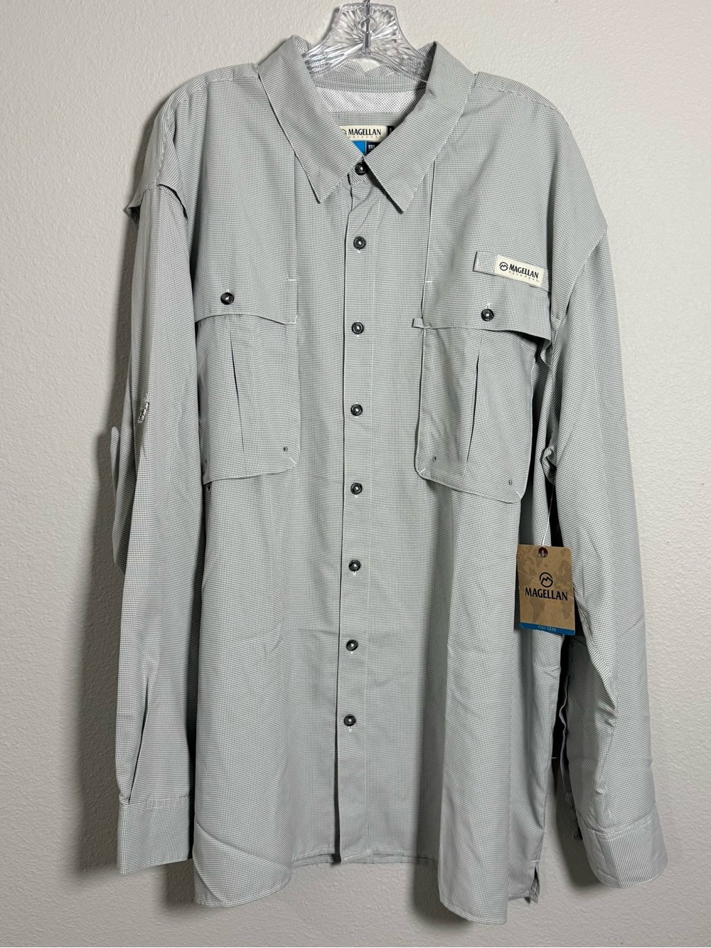 Magellan Outdoors Men’s XL gray long sleeve Fish Gear shirt